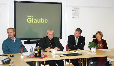 Pressekonferenz Kirche Glaube Behinderung am 21. September 2007 mit Bischof Dr. Ludwig Schwarz, Geh?rlosenseelsorger, Generaldechant-Stellvertreter Mag. Helmut Part und Behindertenseelsorger Mag. Rupert Niedl sowie Andrea Fr?schl