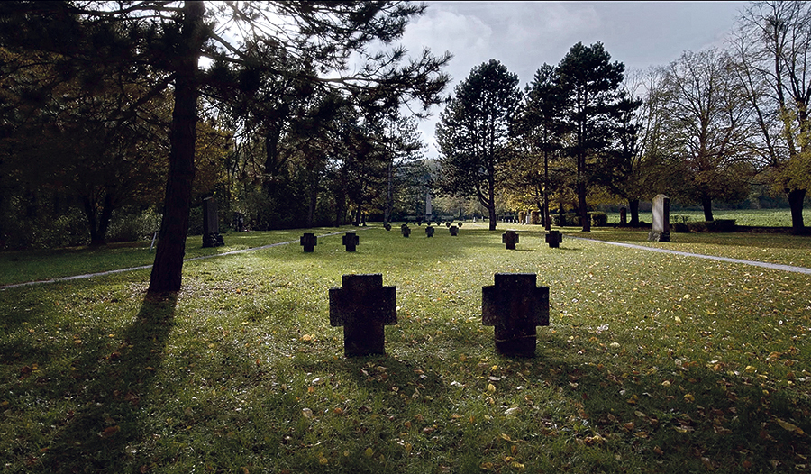 Still aus dem Dokumentarfilm „Ort ohne Erinnerung“ von Reinhard Töschinger. 