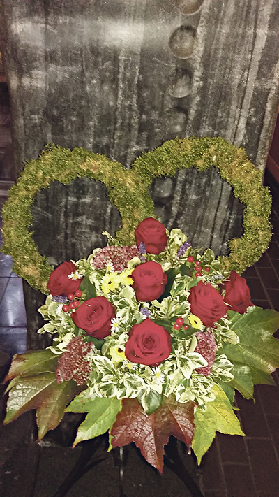 Das passende Gesteck zur Jubelhochzeit.  