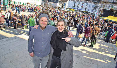 Initiator Christoph Held mit Musikerin Silvia Held, die sich ebenfalls aktiv am Spenden-Event beteiligte.  