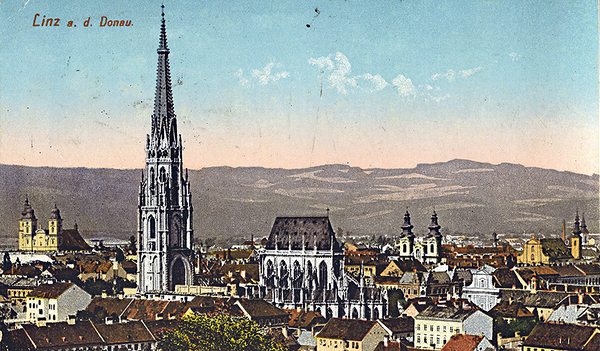 Im Jahr 1901 wird der Turm vollendet. Die „Baulücke“ zwischen Turm und Hochchor diente der Motivation, rasch das Langhaus zu errichten. 