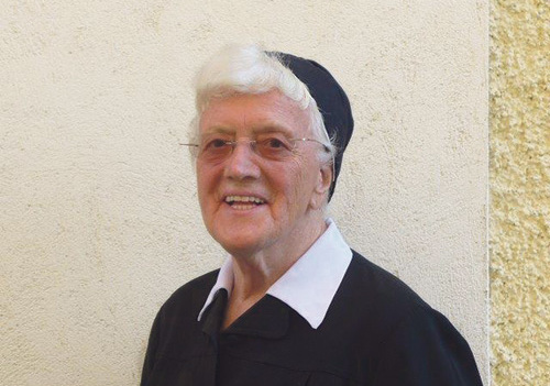 Sr. Sabina Moser ist Ordensfrau bei den Benediktinerinnen.   