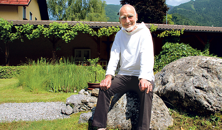 Bruder David Steindl-Rast erhebt die Dankbarkeit zum Lebensprinzip. In „Dankbarkeitsrunden“ lässt sich dies durch Impulse von anderen praktizieren.   