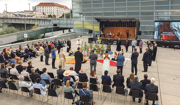 Die multireligiöse Feier wurde per Livestream übertragen.   