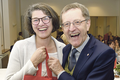 Journalistische Weggefährten: „Welt der Frauen“-Chefredakteurin Christine Haiden gratulierte Fellinger.