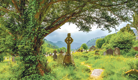 Die Klosteranlage Glendalough in Irland.  