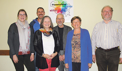 Das Kernteam des Dekanates Weyer mit Dechant Friedrich Lenhart und Dekanatsassistentin Regina Nagler (3. und 2. von rechts).  