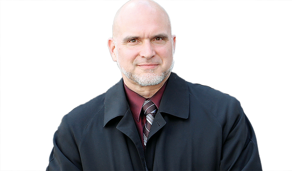 Die Kunstwerke von Timothy Schmalz transportieren soziale Botschaften. „Kunst kann Aufmerksamkeit auf Themen lenken”, ist der Bildhauer überzeugt. „Ich denke, diese Themen muss man in Kunstwerken aufgreifen.“