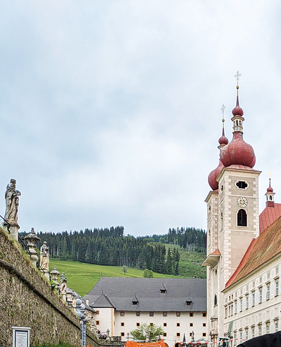 Das Stift St. Lambrecht. Zu den Mitgliedern der Klostergemeinschaft gehört auch Altbischof Maximilian Aichern. 