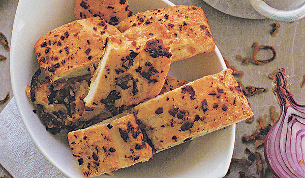 Zwiebelbrot, eine pikante Brotspezialität 