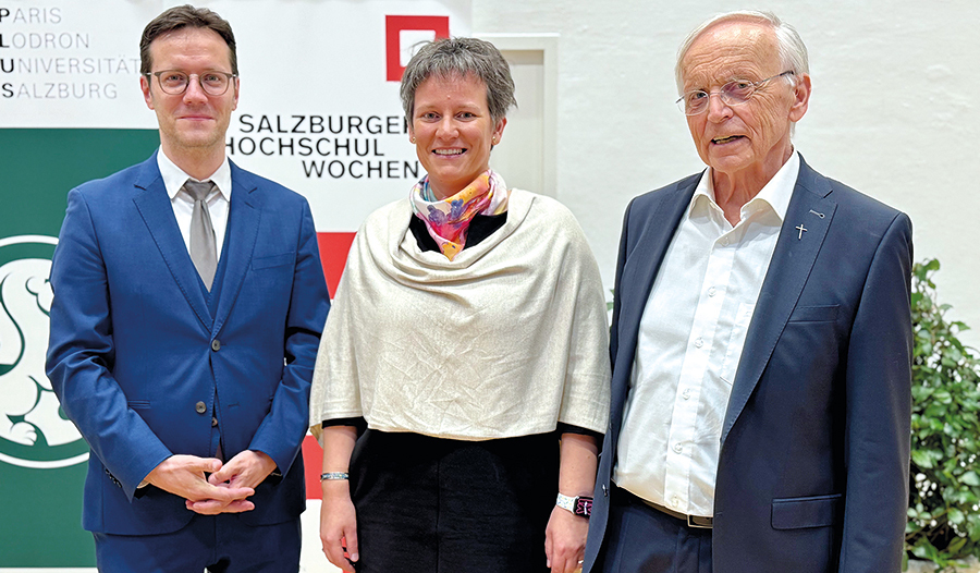 Paul M. Zulehner (rechts) erhielt den Preis der Salzburger Hochschulwochen für sein Lebenswerk. Klara Csiszar (Mitte) hielt die Laudatio, Martin Dürnberger (links) ist Obmann der Hochschulwochen.   