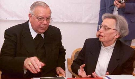 V. li.: Alois Riedlsperger SJ, Maximilian Aichern, Christine Gleixner FvB (Vors. des ?kumen. Rates d. Kirchen ?sterr.). Pressekonferenz zur Vorstellung des Sozialwortes der Kirchen ?sterreichs, Phase 2. Wien, 12.9.2001
? Franz Josef Rupprecht, A-7123