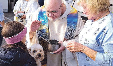 Tiersegnung in Linz-St. Peter