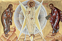 Jesus zeigt sich den Jüngern auf dem Berg Tabor als Auferstandener. Die Ikone geht auf Theophanes den Griechen (14. Jahrhundert) zurück. 