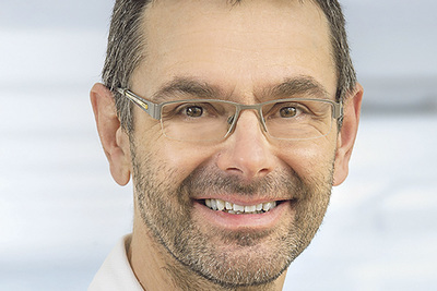 Zwei Spezialisten aus dem Klinikum Wels-Grieskirchen: OA Dr. Johann Lehner, interim. Leiter der Abteilung für Orthopädie 