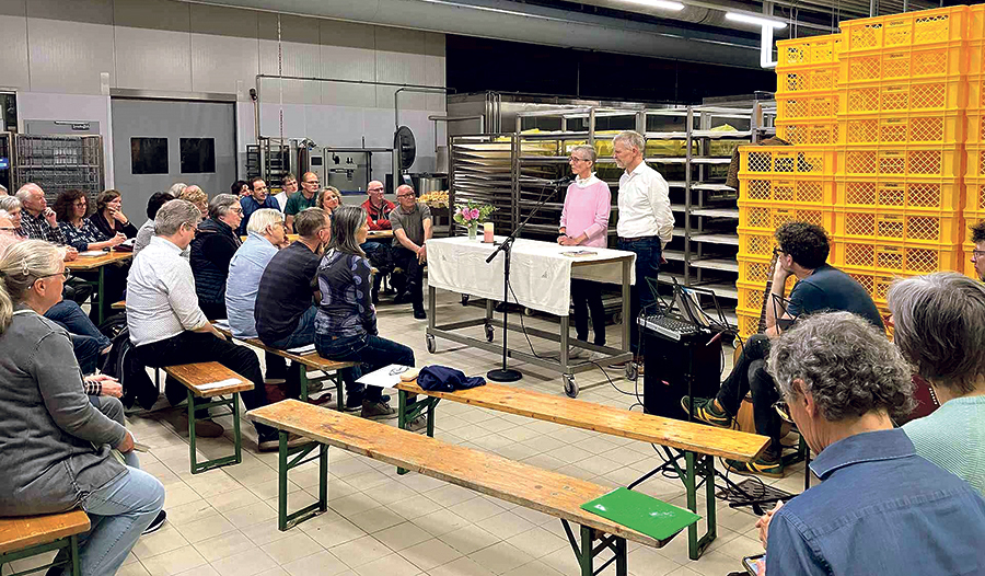 Letztes Jahr fand ein Gebet für gute Arbeit in der Backstube der Bäckerei Honeder in Engerwitzdorf (bei Gallneukirchen) statt. 