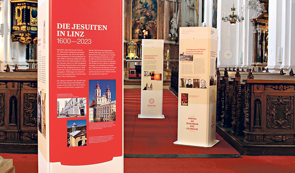 Ausstellung im Alten Dom über die Geschichte der Jesuiten in Linz  