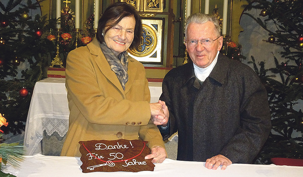 Cäcilia Steinmayr und Altpfarrer Jachs   