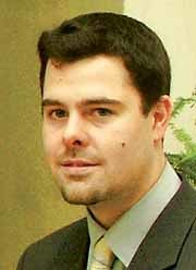 K-B?ro Team - 2005
> Stefan Greifeneder, Elisabeth Jank,
Mag_a Gabriele Eder-Cakl, Mag_a Michaela Leppen,
Isabella St?tz, Franz Reischl, Stefan Teufel,
Mag. Ferdinand Kaineder, Leiter des Komm. _ B?ro *** Local Caption *** Bischofshof Linz