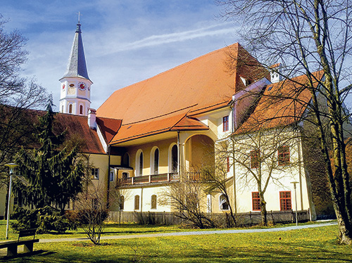 Das Bauwerk Kirche wird für Kinder in Braunau-St. Stephan zum Erlebnis.