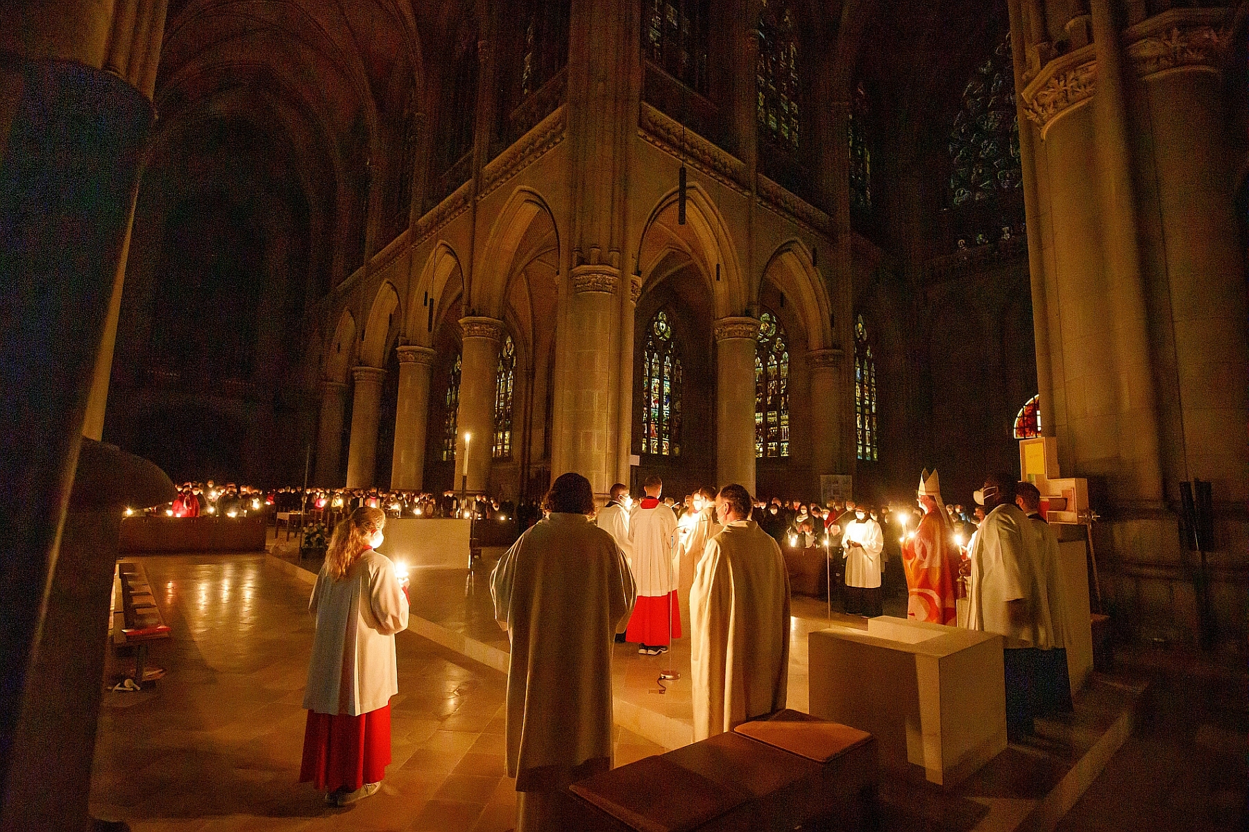 Lichtfeier in der Osternacht im Linzer Mariendom