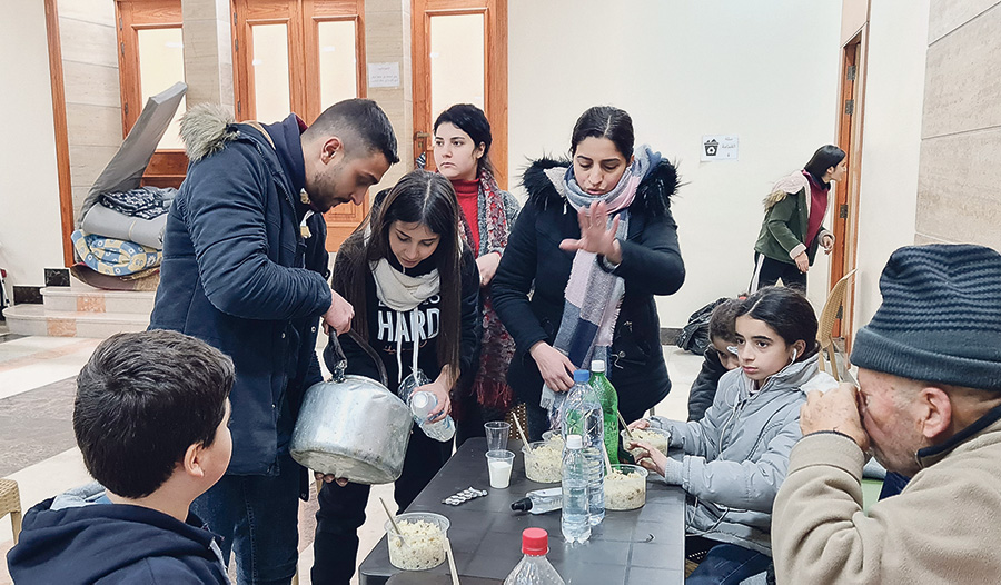 Die Jugendlichen von Aleppo sind eine unentbehrliche Stütze bei den Hilfsmaßnahmen.  