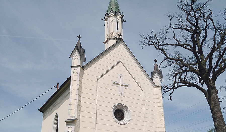 Die Herrenhauskapelle in Letten wurde 1860 von Josef Werndl erbaut und gehörte zur Waffenfabrik, die einst unterhalb der Kapelle direkt an der Steyr lag. Werndl war Industrieller mit sozialem Engagement.
