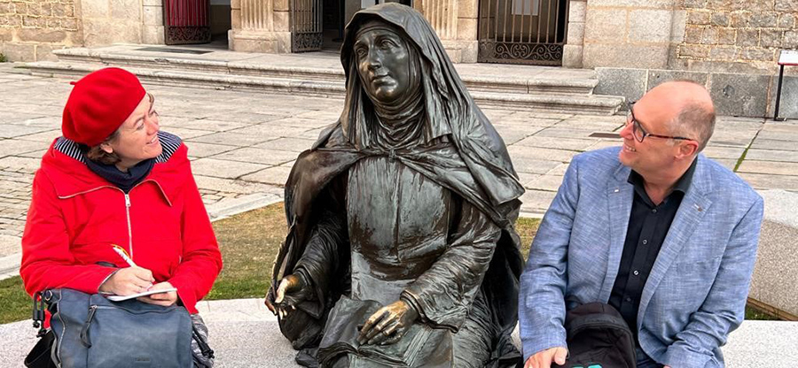 Die heilige Teresa mit Elisabeth Leitner und Reinhold Hofstetter