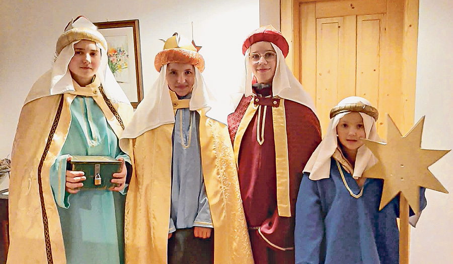 Die Peuerbacher Sternsinger:innen  